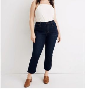 Curvy Cali Demi-Boot Jeans in Larkspur Wash: TENCEL™!NWT